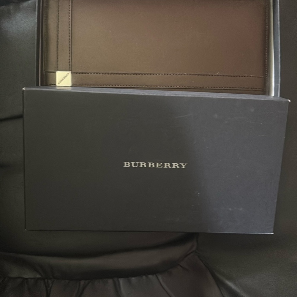 NWT Burberry Łeather Wallet - Picture 4 of 6